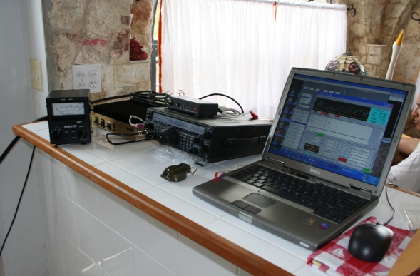 KJ9I at VP2EDS - 2 mtr EME station